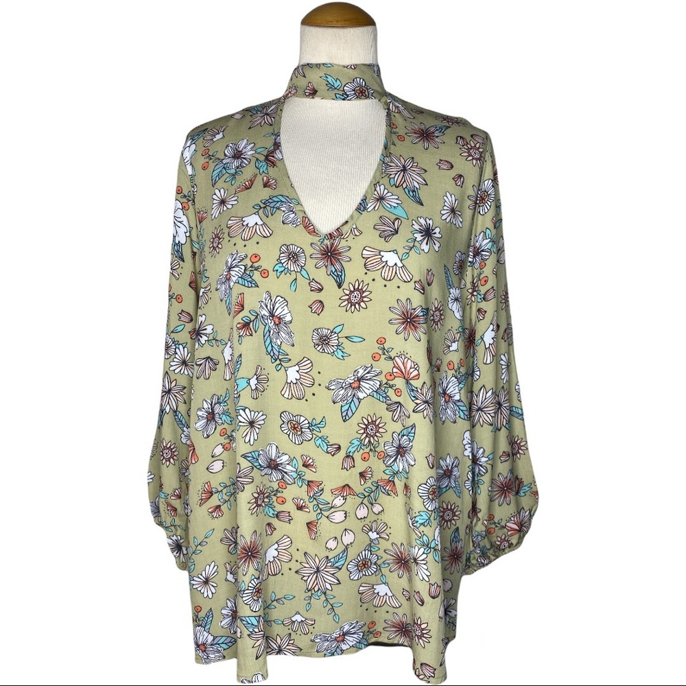 NWOT 3XL Tunic Blouse | Choker Detail | Plunging V-Neck Women Floral Sage Green